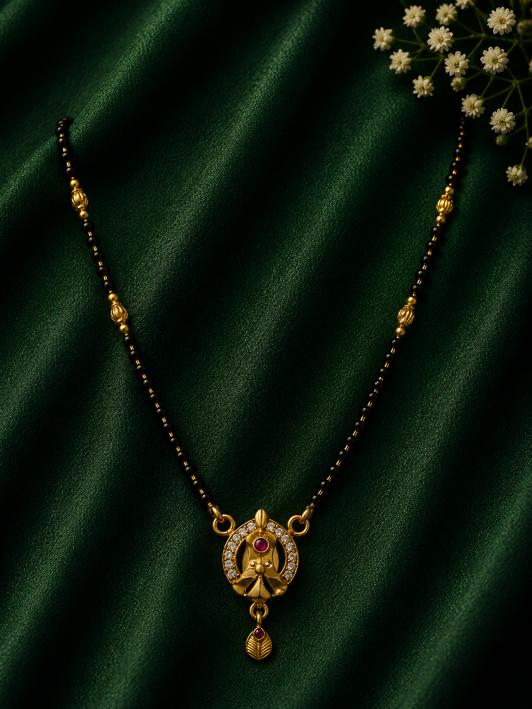 Classic Oval Pendant Gold Mangalsutra