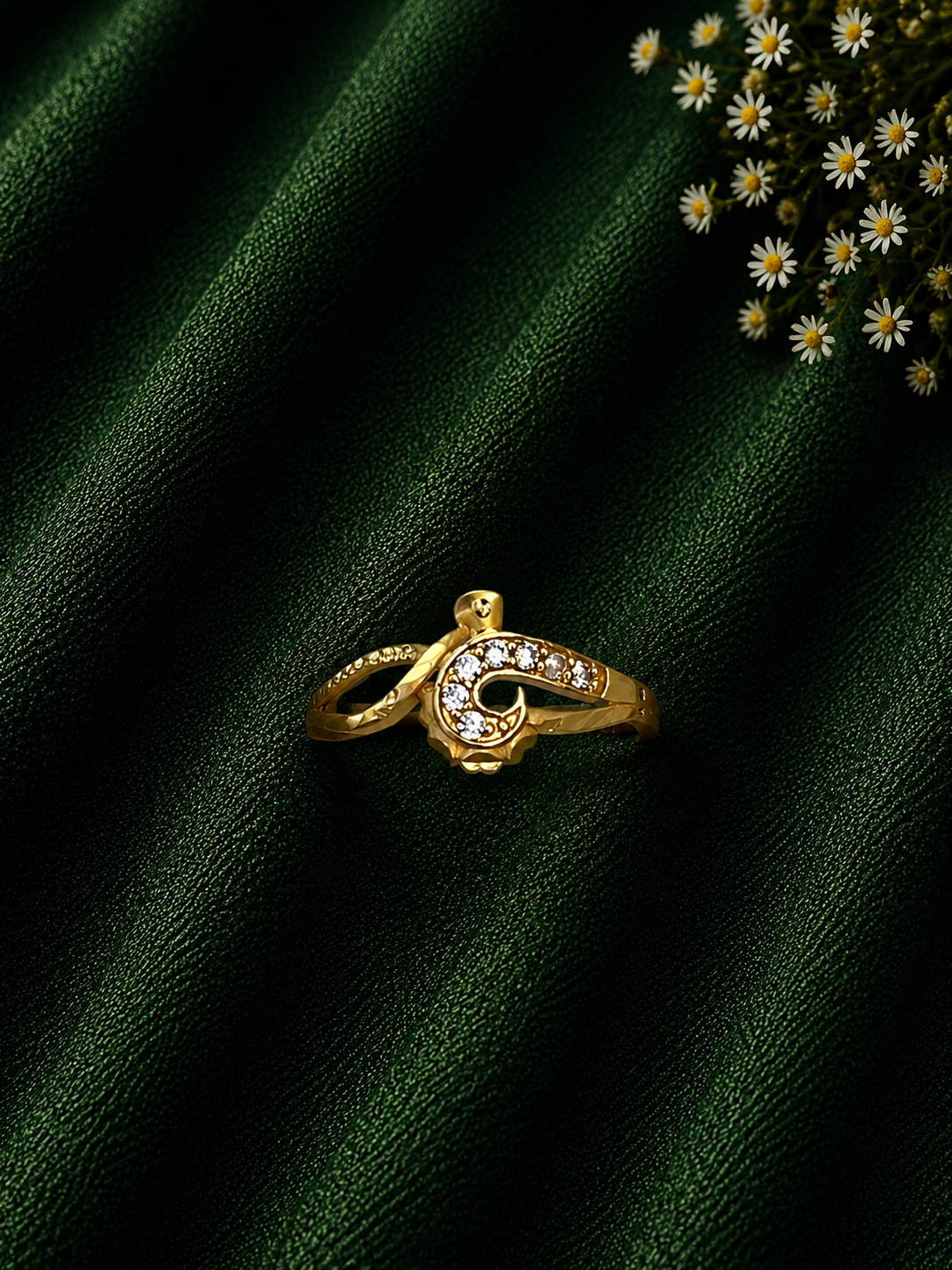 Royal Heart Crystal Gold Ring
