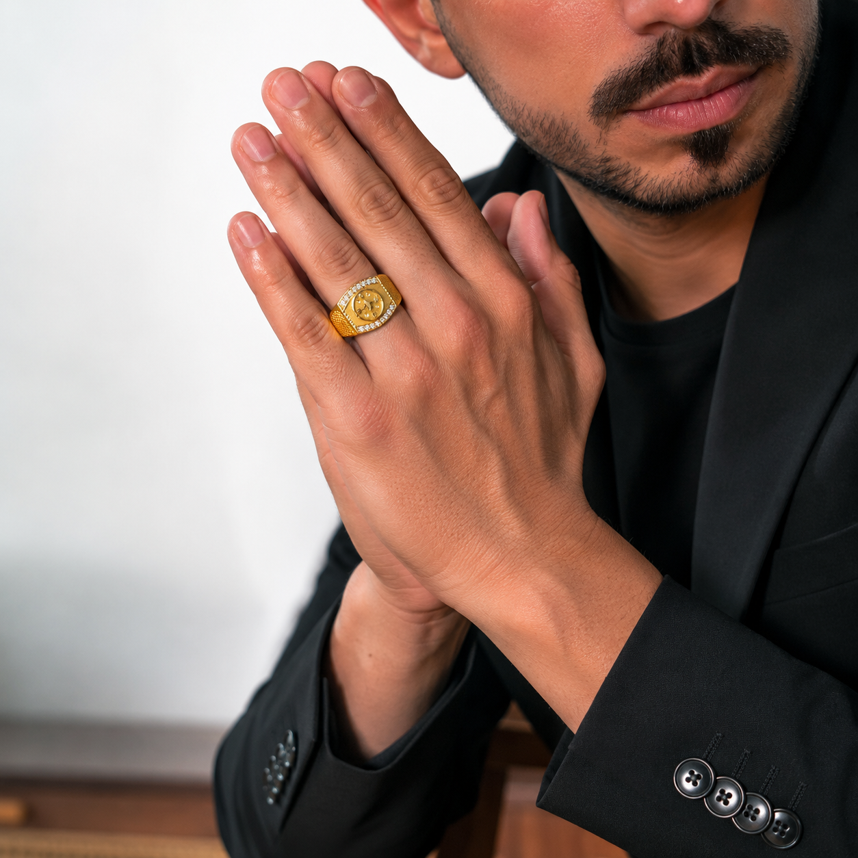 Premium Round Gold Ring with Stone Detailing